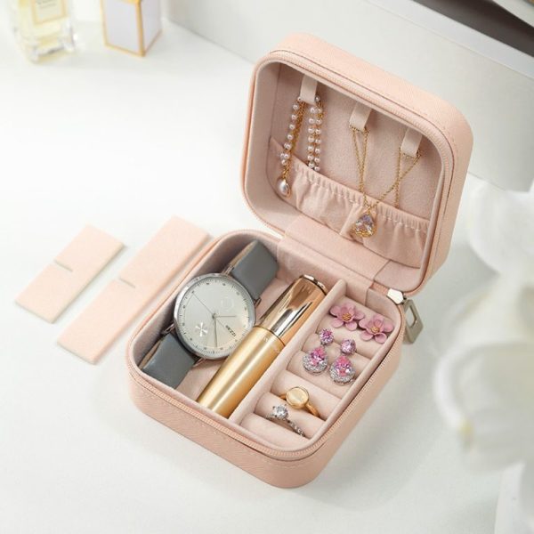 Compact Travel Jewelry Organizer Box – Portable Zipper Case for Rings, Earrings & Necklaces (Random Color)